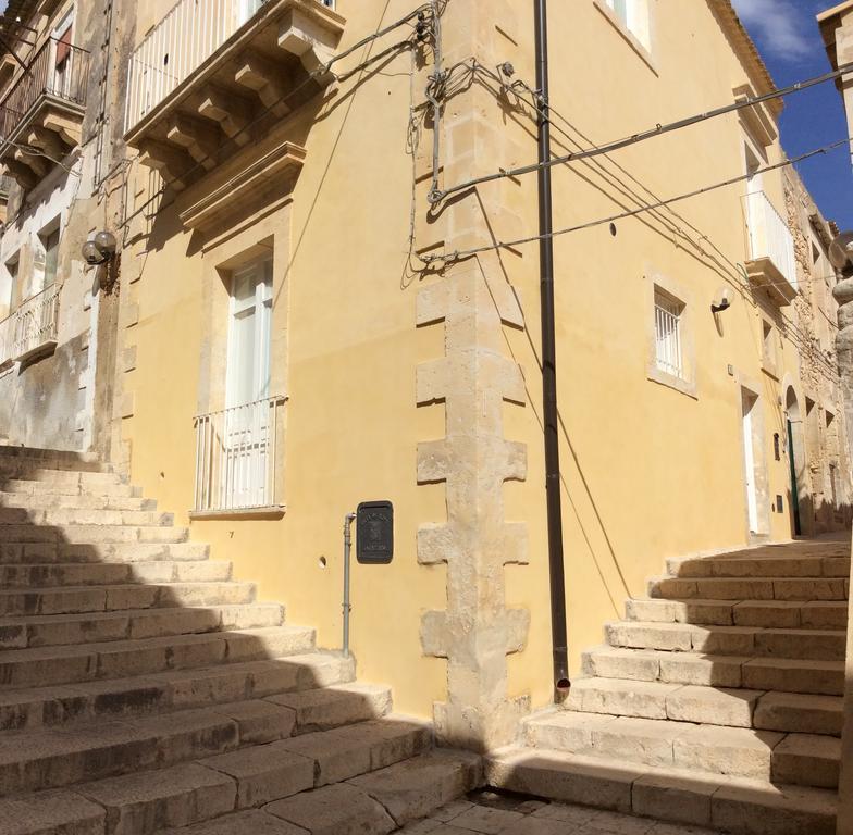 B&B Casa Camelia Noto Bagian luar foto